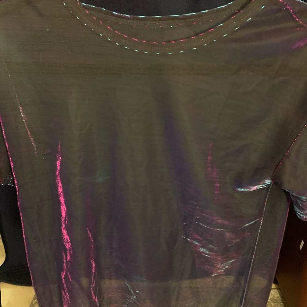 Translucent shimmering top - Picture 3 of 3